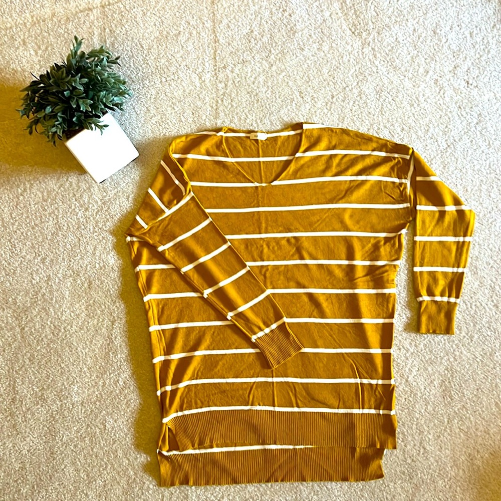 debut Sweater